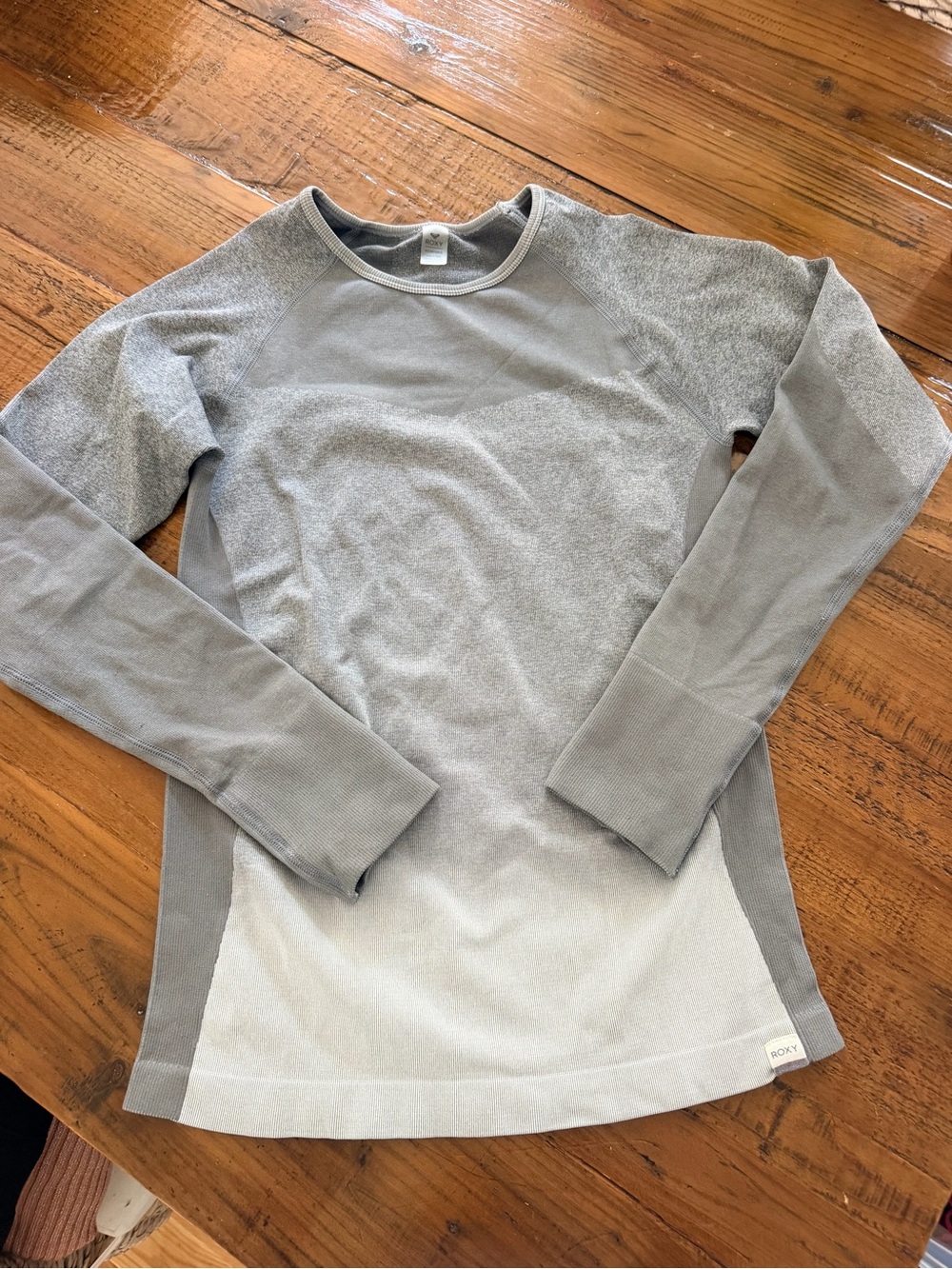 Roxy womens' Gray Gradient Long-Sleeve Active Tee